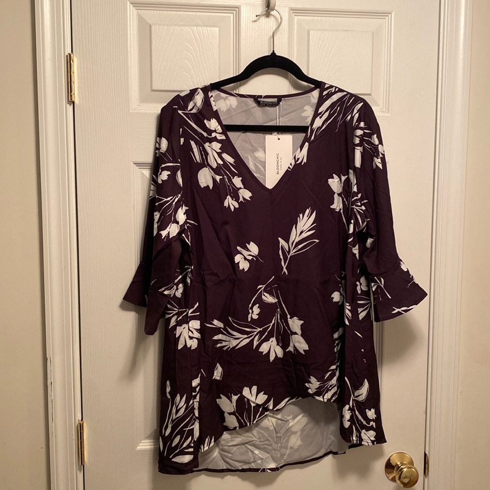 Brand New BloomChic Black/White Floral Top…size 14-16 - Picture 1 of 6